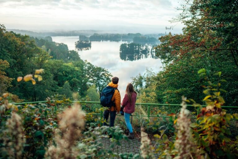 Wandern auf dem naturparkweg am aussichtspunkt reiherberg bei feldberg web tmv gänsicke