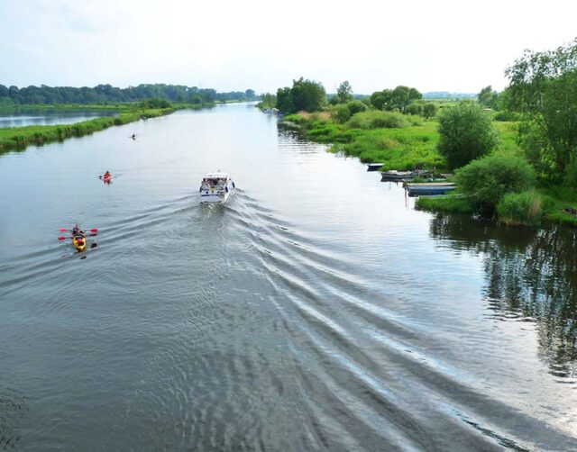Biberfloss auf der Peene